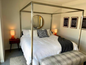 Beautiful Pearl Street Condo--28 day minimum stay